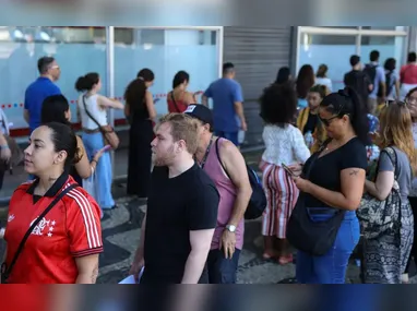 Mais de 5 mil candidatos fazem a prova do concurso da Assembleia Legislativa neste domingo (14) para os cargos de Analista Legislativo e Consultor Legislativo