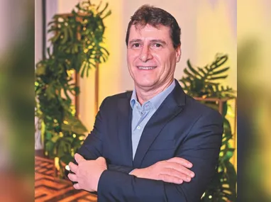 Paula Mazzola é psicopedagoga, pós-graduada em Educação para a Sustentabilidade e Regeneração, especialista em Liderança ecossistêmica