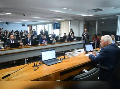 Imagem ilustrativa da imagem Comissão do Senado aprova fim da escala 6x1 em votação relâmpago