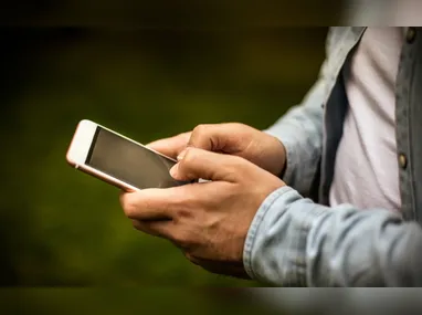 Consumidores relataram terem tido efeitos adversos graves, como taquicardia, desconforto compressivo no tórax, dor abdominal, náuseas, vômitos e diarreia