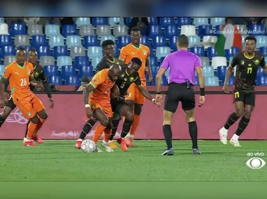 Chef Fred Caffarena fala sobre culinária árabe com os participantes