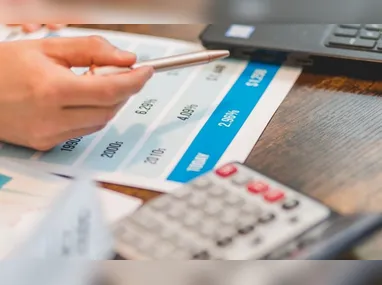 Imagem ilustrativa da imagem Dívida menor: 100 mil pagam juros abusivos e podem reduzir prestações