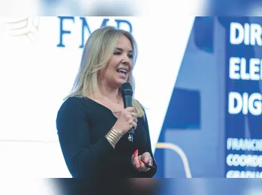 Vereadores de Vitória Armandinho e Dárcio entregam homenagem a Flávio