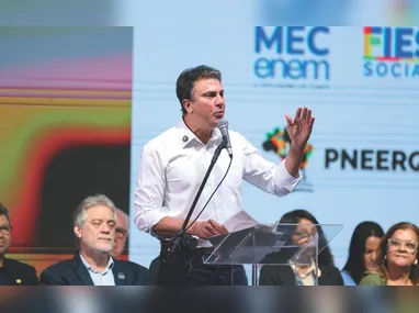 Flávio Bolsonaro parte nesta segunda-feira (19) para Israel