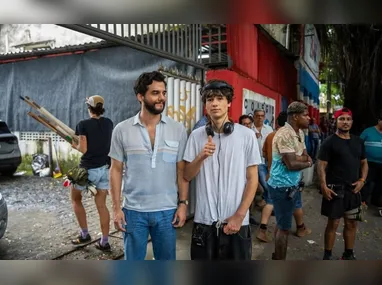 Bira iniciou a trajetória artística como percussionista, atuando na noite paulistana