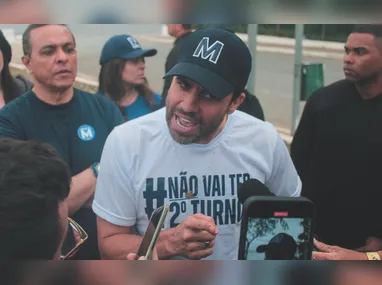 Entre as solicitações de Jair Messias Bolsonaro estão visitas ilimitadas e Smart TV