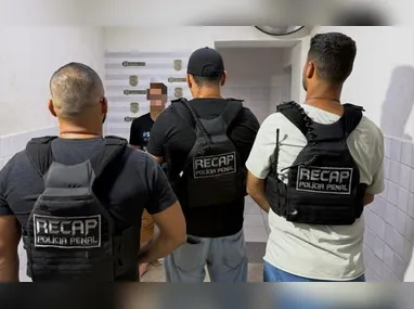 Perseguição para recuperar carro roubado termina com dois menores apreendidos