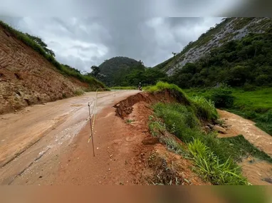 Mestre Domingos, do Congo, e Marcos, que participa desde a 1ª edição