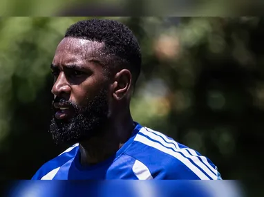 Alan Minda é um atacante equatoriano conhecido pela velocidade, explosão e habilidade no um contra um. Atua principalmente pelos lados do campo, com preferência pela ponta direita