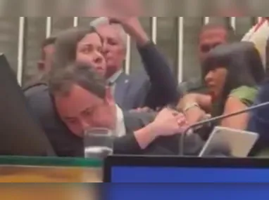 Câmara não se curvará a esse tipo de conduta; diz Hugo Motta sobre Glauber Braga