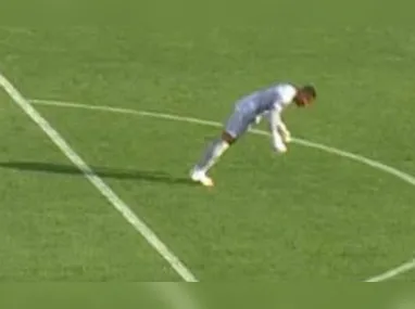 Filipe Luís estendeu o vínculo por duas temporadas e fica no clube carioca até 2027