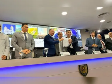 Hugo Motta defende debate sem ideologia sobre fim da escala 6x1 em 2026