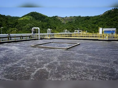 Visita especial à Rede Tribuna: o diretor de jornalismo de A Tribuna, Luciano Rangel; o vice-presidente do TJES, Fernando Zardini Antonio; a diretora comercial da Rede Tribuna, Lenise Loureiro; o superintendente da Rede Tribuna, Alexandre Gabriel; a presidente do TJES, Janete Vargas Simões; a apresentadora Bruna Maria; a diretora de jornalismo da TV Tribuna/Band, Janine Jordaim; e o desembargador Pedro Valls Feu Rosa