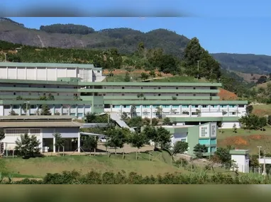 Interdição na avenida Carlos Lindenberg altera o trânsito em Vila Velha durante o início das obras; motoristas devem redobrar a atenção e buscar rotas alternativas