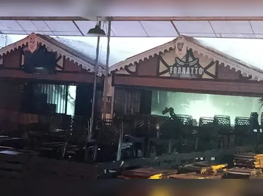 Acidente entre caminhão e carreta deixa motorista ferido em Guarapari