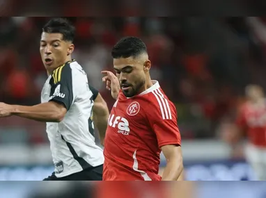 Contratado na última janela, Carrascal soma 14 partidas e quatro assistências com a camisa do Flamengo