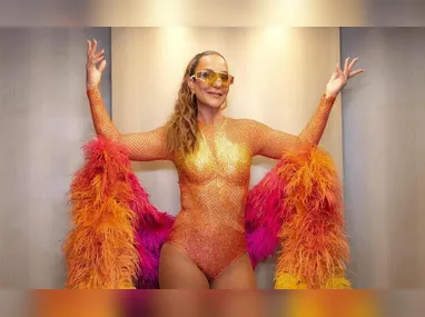 O MC Tuto estava no local com sua equipe, composta por assessores, fotógrafo, videomaker, além de figurantes