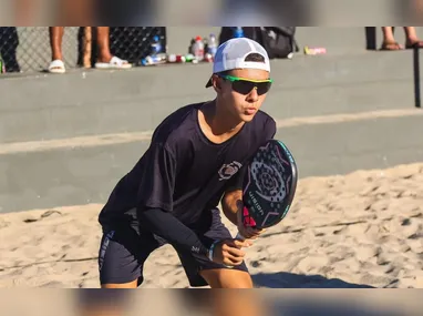 Rafael Soriano sorridente durante treinamento do Vitória. Ele deseja a presença da torcida no Salvador Costa