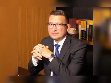 Imagem ilustrativa da imagem Justa causa para empregado que usa celular ao dirigir ou furta marmita do colega