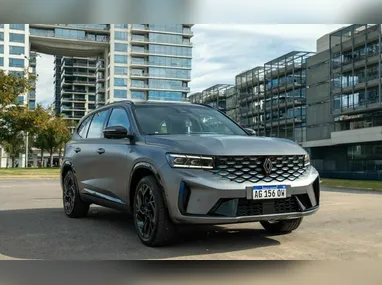 Imagem ilustrativa da imagem Koleos, primeiro híbrido da Renault, abre as prévias