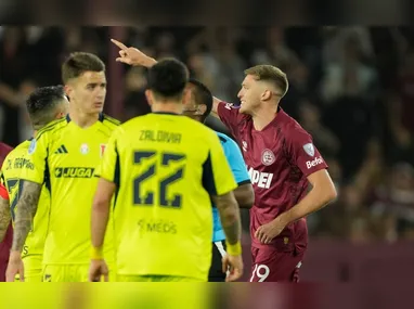 Veiga  entrou com o coração quente e demorou só cinco minutos para igualar o placar agregado