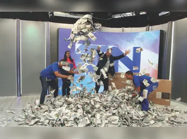 Imagem ilustrativa da imagem Leitores de A Tribuna recebem presentão de Natal com sorteio de smart TVs