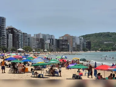 Roberta Antunes Rocha e Rayner Rocha vão aproveitar o horário especial para ir às compras com o filho, Theo

Na foto: O casal, Rayner Rocha Soares, coordenador de Projetos Sociais e Roberta Antunes da Silva Rocha, conselheira tutelas e o filho Theo Antunes Rocha.