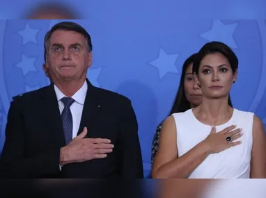 Regina Duarte diz que sonha com possível candidatura de Flávio Bolsonaro