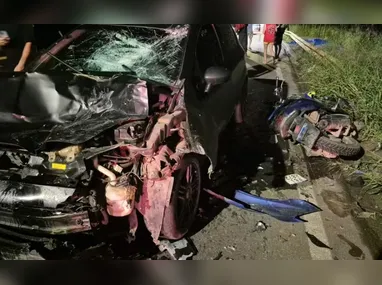 Imagem ilustrativa da imagem Motociclista morre após motorista invadir contramão e bater de frente no Sul do ES