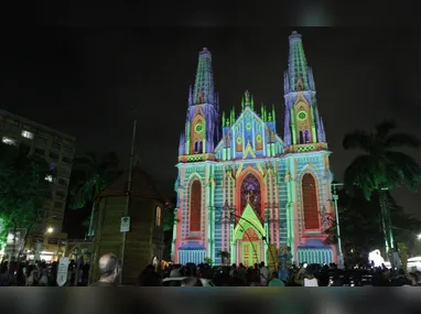 Praia do morro já começa a receber grande quantidade de turistas: a maior concentração de visitantes deve ocorrer no Réveillon