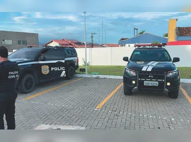 Mulher incendeia casa de vizinha por ciúmes do marido em Viana