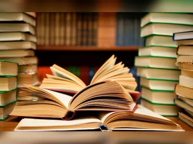 Ufes recebe lançamento de livro especial com as histórias de 50 anos do curso do Comunicação Social