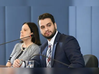 O ato diz ainda que "a ausência injustificada poderá ensejar a adoção das providências administrativas e disciplinares cabíveis"