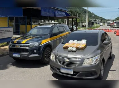 Imagem ilustrativa da imagem PRF apreende 20 kg de drogas na BR-101 em Viana e motorista é preso