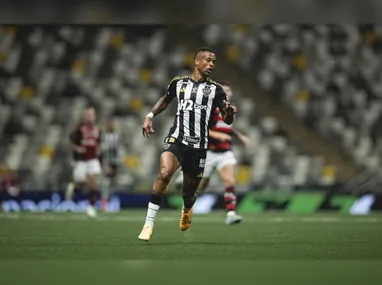 Vitão é aprovado nos exames médicos do Flamengo, mas só será anunciado oficialmente