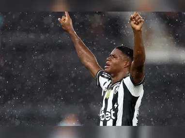 Imagem ilustrativa da imagem Panamenho José Kadir leva Botafogo à vitória no Brasileiro