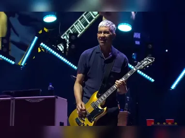 Paula Fernandes diz não ter nada contra Roberta Miranda