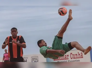 Torcida da Desportiva Ferroviária no Engenheiro Araripe