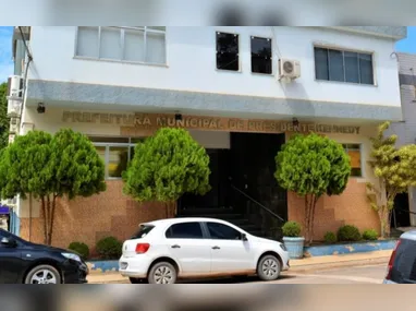 Imagem ilustrativa da imagem Prefeitura anuncia abono de R$ 4 mil e tíquete dobrado para servidores no ES