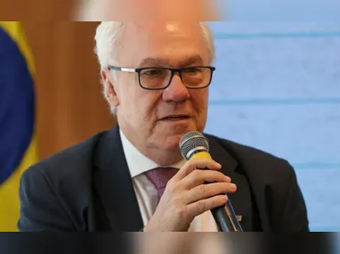 Theo Mathias, ex-aluno da EJA, hoje atua como coordenador de Lazer e Recreação do Sesc de Praia Formosa