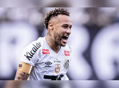 Em alta no clube pelo ano vitorioso, Filipe Luís comentou sobre renovação e manifestou interesse em continuar