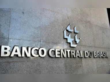 Vítimas são o piloto e uma mulher, cuja identidade não foi revelada.