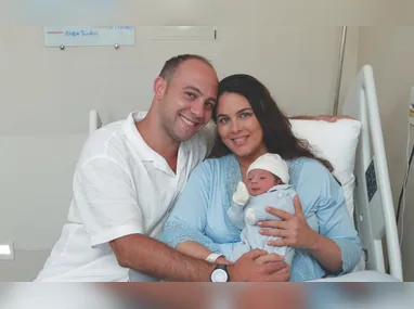 Marcelo Rigoni, secretário de Turismo de Linhares, e a artista Vania Caus