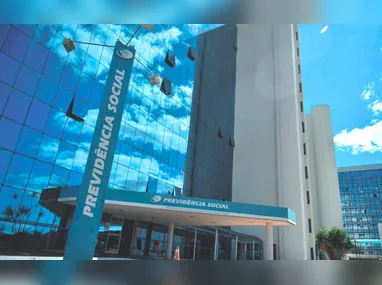 Aposentados e pensionistas do INSS recebem o 13º salário entre novembro e dezembro