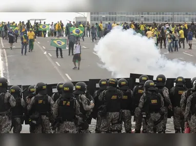 Imagem ilustrativa da imagem STF forma maioria para condenar cinco PMs do DF a 16 anos pelo 8/1