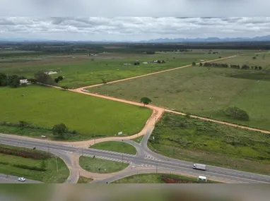 Marcelo Falqueto faz um coração em homenagem à amiga, Aline Bianca, que faleceu em decorrência de um infarto, em fevereiro deste ano