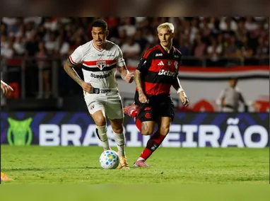 Imagem ilustrativa da imagem São Paulo reage, vira sobre o Flamengo e estreia com vitória no Brasileirão
