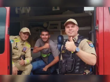 Veículo pegou fogo na manhã desta terça-feira (06)