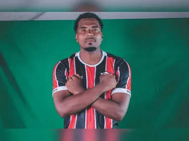 Troca de faixa e novos desafios para crianças e adolescentes de projeto social