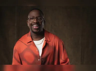 Emerson Xumbrega é um dos destaques da programação de hoje no “Cariacica Verão 2026”